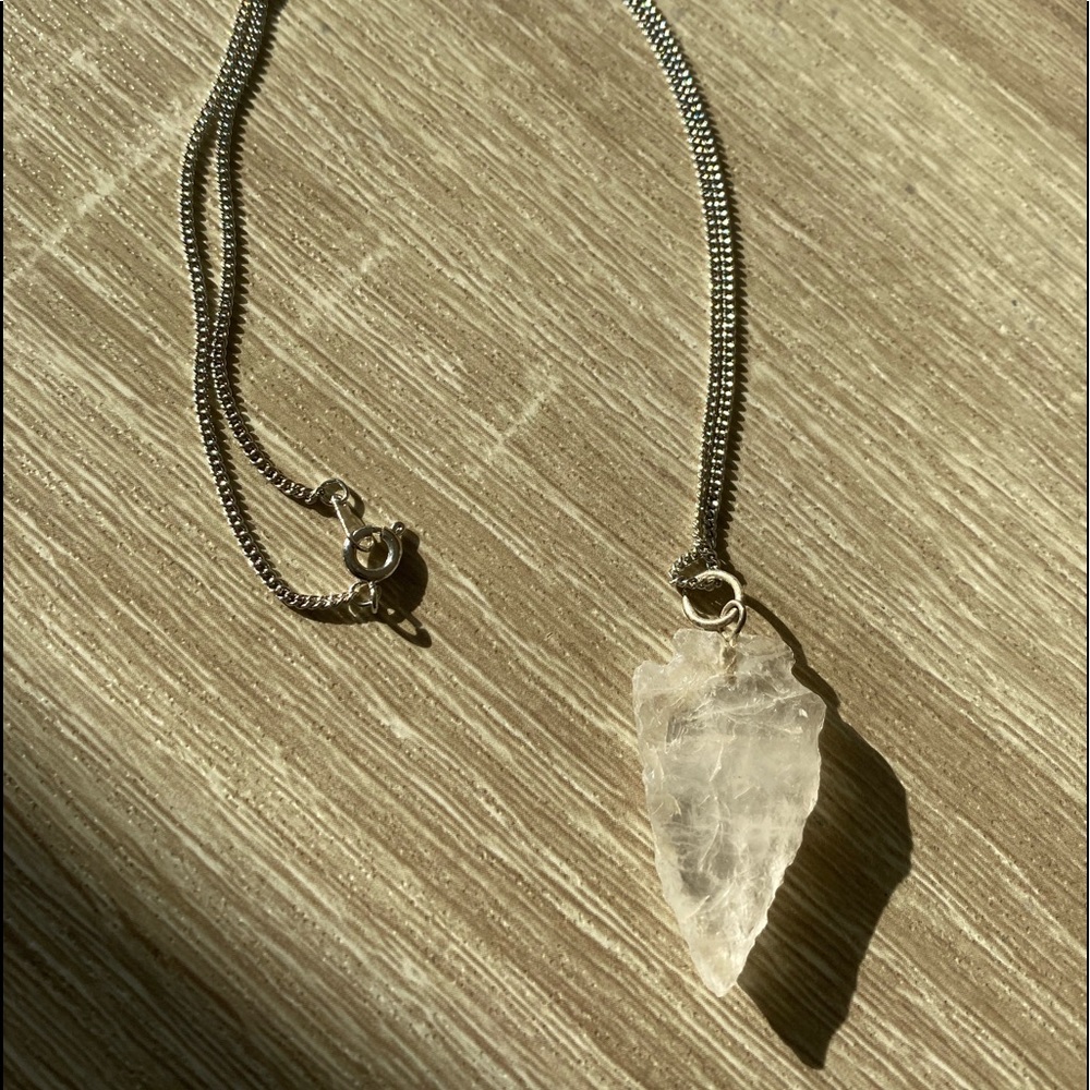 🤍BNIB🤍Healing Quartz Crystal Necklace 🤍